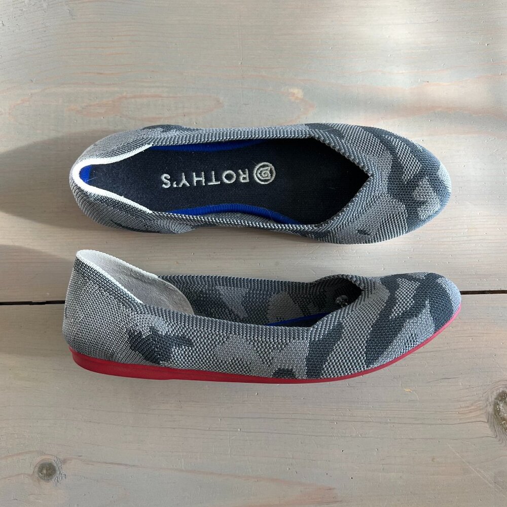 Rothys - The Flat in grey camouflage